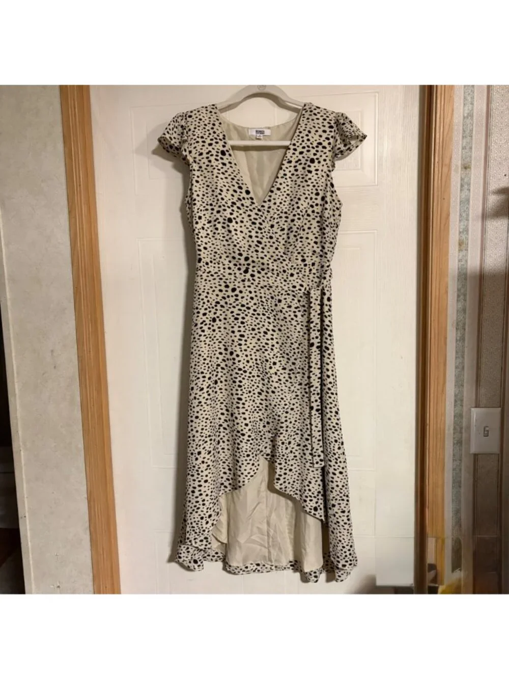 Like New BB Dakota Steve Madden High-Low Wrap Midi Dress Polka Dot Beige Black S - Picture 2 of 11